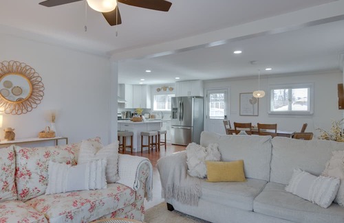 Stanly County House | 7 Oaks Country Retreat w/ Hot Tub!