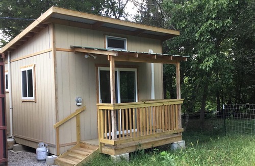 Burkesville Cabin | Charming Tiny Home at Kentucky Farm