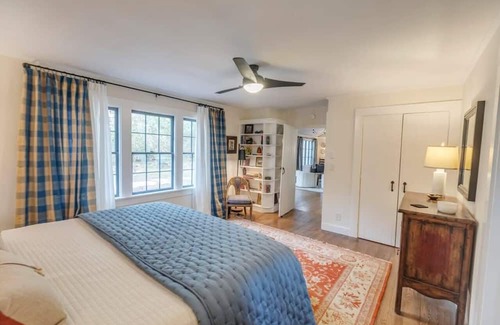 Mirror Lake House | Newly renovated! "Wingina Cottage" in Mirror Lake