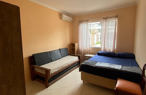 Ingleses Norte Ski Chalet | Chalé de Praia Charmoso e Aconchegante com Piscina