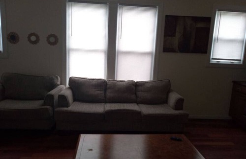 Niskayuna Apartment | comfy cozy roomy with free parking