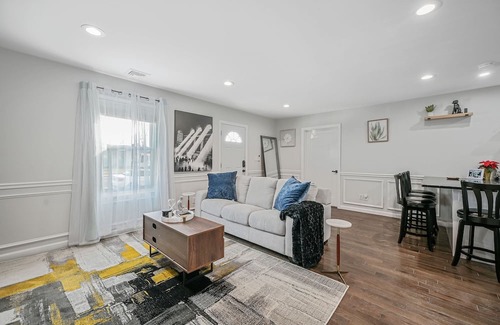 East Meadow Apartment | Luxury 1st fl Apartment
