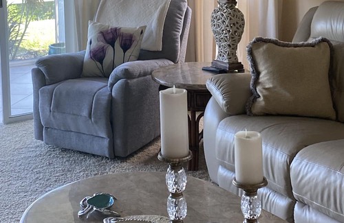 Venice Condo | TRAVELING PROFESSIONALS Close to all hospitals & only 5 minutes to beaches