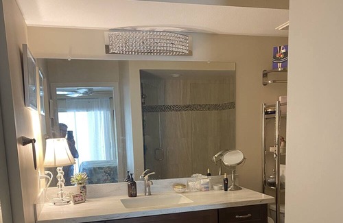 Venice Condo | TRAVELING PROFESSIONALS Close to all hospitals & only 5 minutes to beaches
