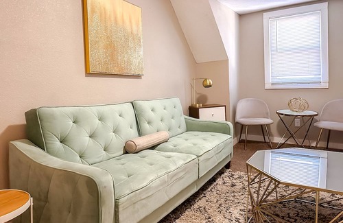 Downtown Springfield Apartment | Sleepover: Cozy 2BD/1BA - Downtown Springfield