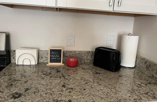 Cape Coral House | NEW 3 Bed 2 Bath with Full Size Kitchen Vacation Home - Free Wifi and Parking
