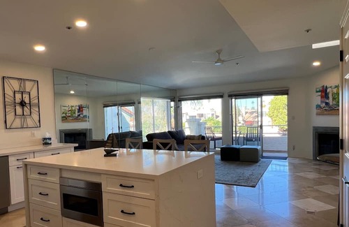Monterey Point Condo | Lakeside 2-bedroom condo with WiFi, pool and fitness room in lovely Scottsdale