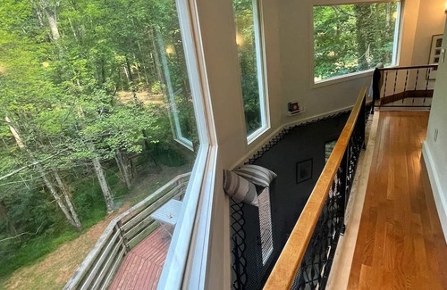Madison House | Designer cabin in the woods at Shenandoah NP