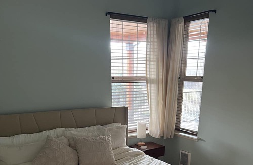 Missoula Condo | Cozy condo minutes from downtown with lofted ceilings and spacious rooms!