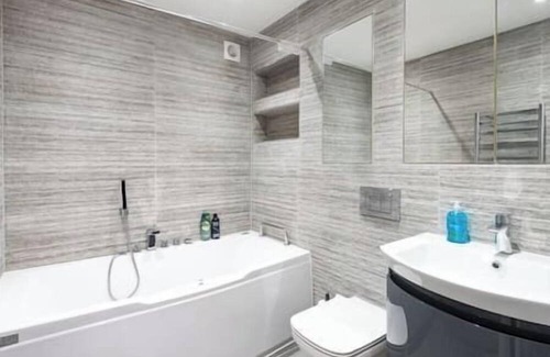 Frognal and Fitzjohns House | Fabulous House in Hampstead (FAV41)