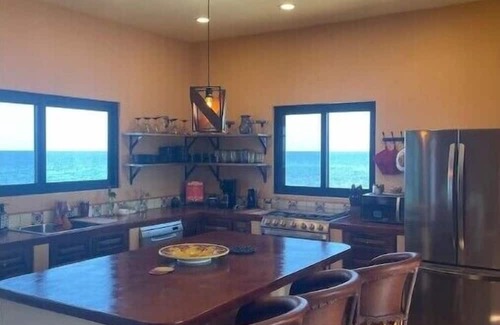 El Cardonal House | Beachfront paradise