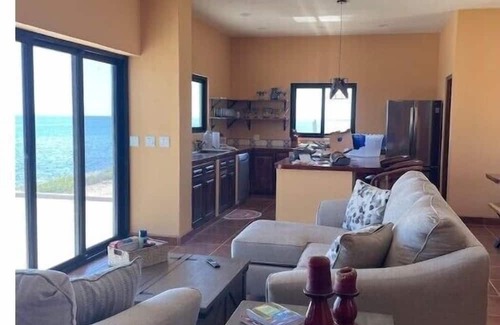 El Cardonal House | Beachfront paradise