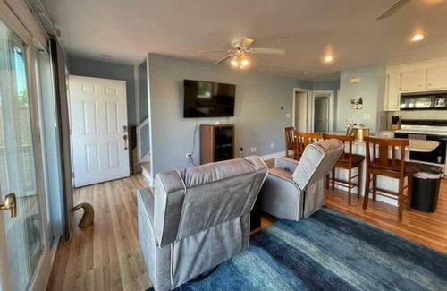 Hampton House | Blue Haven Summary: T