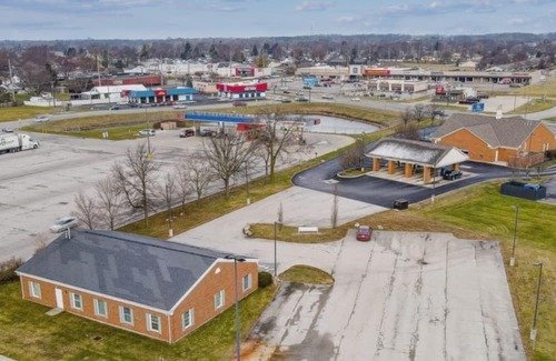 Wapakoneta House | Spacious 3000 sq ft office building in Wapakoneta