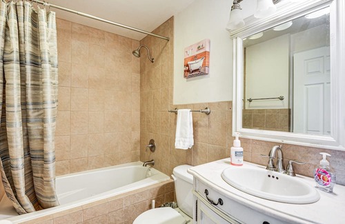 Hopkins Bayview House | Bright Townhome: Walk to Johns Hopkins Bayview!
