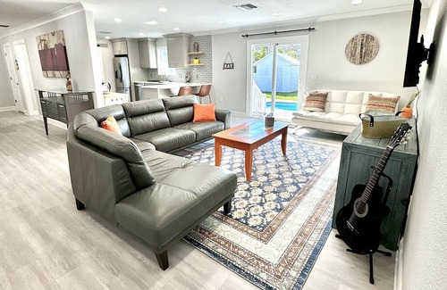 Walsingham House | LUXE 4BR Private Home Pool BBQ Boat Parking 3mi From Indian Rocks Beach