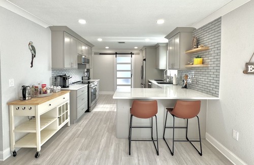 Walsingham House | LUXE 4BR Private Home Pool BBQ Boat Parking 3mi From Indian Rocks Beach