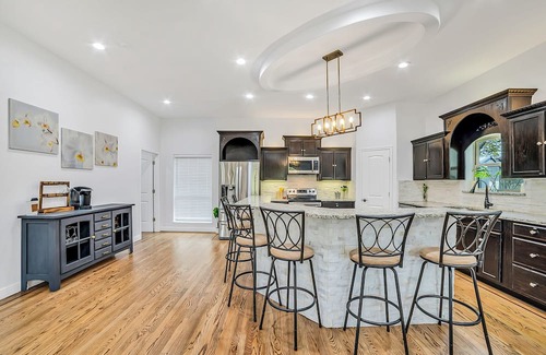 San Antonio House | Stunning and luxe ranch-style home with large patio, grill, air hockey, firepit