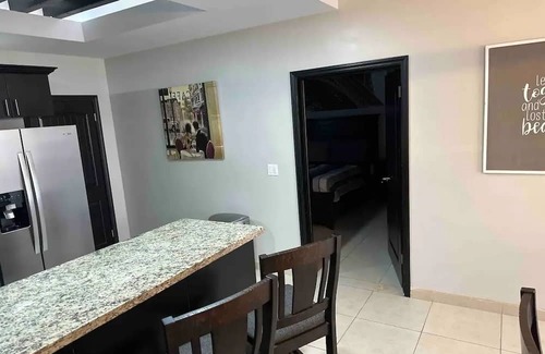 Bella Vista House | Experience Coastal Bliss: Stunning Beach Views, Rooftop Fun, Prime Tourist Hub!!