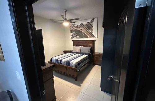 Bella Vista House | Experience Coastal Bliss: Stunning Beach Views, Rooftop Fun, Prime Tourist Hub!!