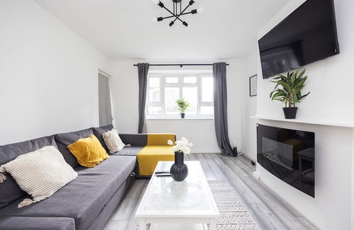 Newham Apartment | Abbess Close