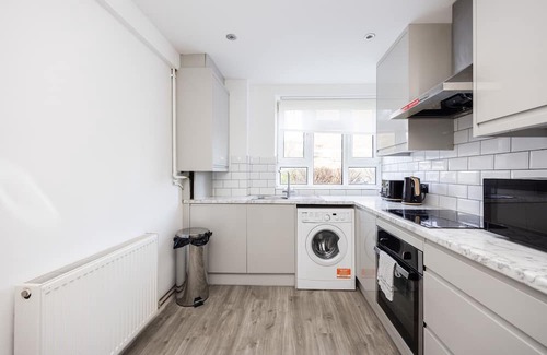 Newham Apartment | Abbess Close