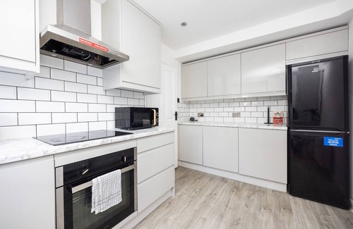 Newham Apartment | Abbess Close