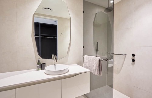 Mermaid Waters Apartment | Luxury Living at The Lanes