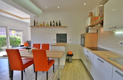 Trinajstici House | Koalas Nest Home & Apartments by Interhome