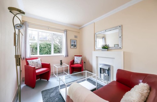 Grand Canal Dock Apartment | Charming 2 Bed Apartment - 5mins to Aviva stadium