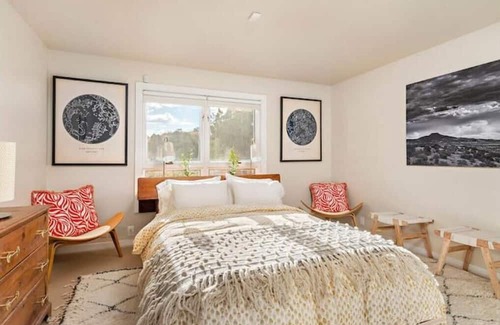 Nambe Pueblo House | Tesuque Adobe w/ Open Mountain & Valley Views