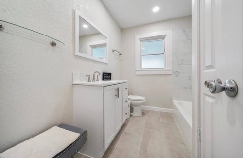 La Marque House | Oleander Cottage