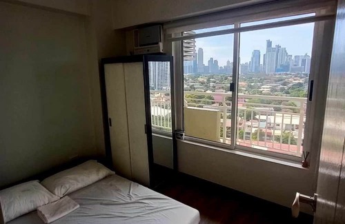 Guadalupe Nuevo Condo | Cozy unit near Rockwell, Poblacion, BGC and Makati Central Business District