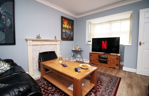 Ely House | Spacious 3BR House Cardiff - Free Parking 3 cars