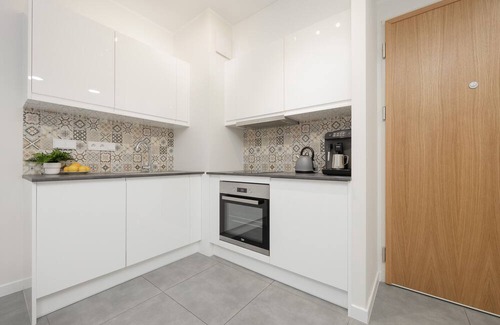 Muranow Apartment | Muranów Apartment Parking by Renters