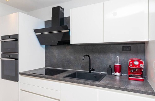 Supetar Apartment | L&R - Private Pool - A1