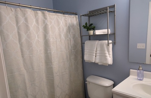 Kannapolis House | Fully furnished cozy 3-bed 2 ba house 1 mile from downtown charming Kannapolis.
