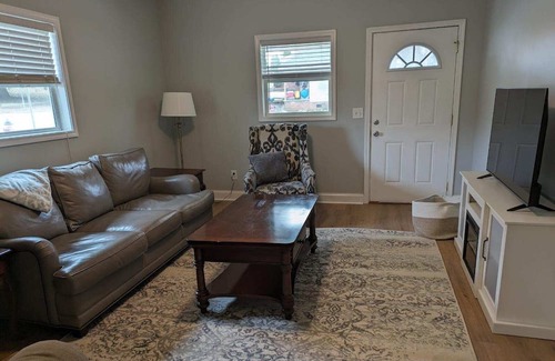Kannapolis House | Fully furnished cozy 3-bed 2 ba house 1 mile from downtown charming Kannapolis.