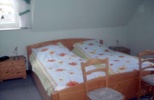 Assinghausen Apartment | Holiday flat by the forest lake