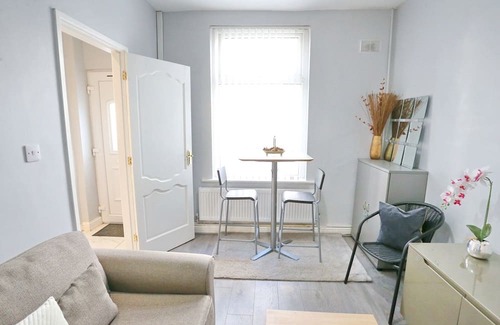 Manchester House | Pass the Keys | 5 Min Walk & Free Parking Coop Live and Ethiad Arena