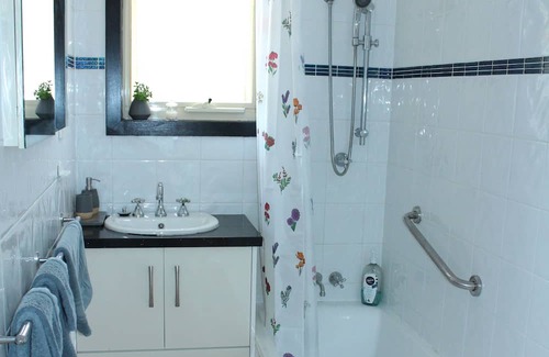 Invermay Cottage | A Little Luxury - Walking Distance to Launceston CBD