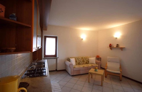 Prabione Apartment | Apartment 'Angelica 3' with Lake View, Balcony and Wi-Fi