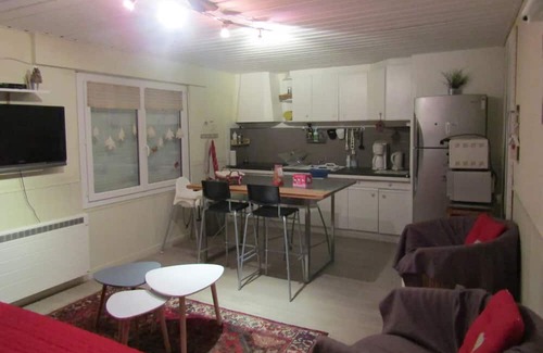 Murat-le-Quaire Apartment | Apartment 'Rez Jardin - Terrasse Privée' with Mountain View, Shared Terrace and Wi-Fi