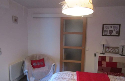 Murat-le-Quaire Apartment | Apartment 'Rez Jardin - Terrasse Privée' with Mountain View, Shared Terrace and Wi-Fi