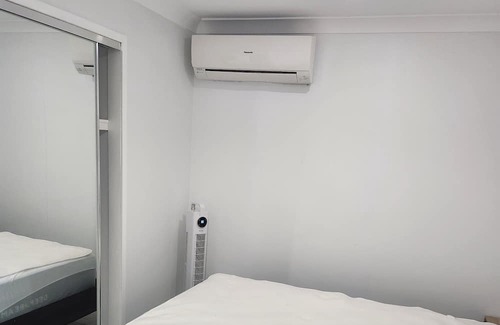 Nerang House | Close to Movie World and sea world and wet & wild West of Surfers paradise