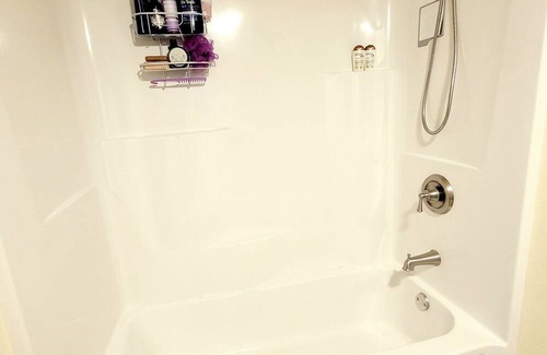 Brinnon Cottage | ZEN River Retreat & Spa Sanctuary w/Hot Tub, Sauna, Massage Chair & cabins