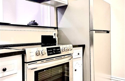 Olde Town Augusta Apartment | Cozy, safe, pet friendly downtown loft with outdoor lounge area