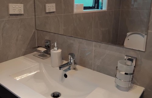 Papatoetoe House | Room available <> Close to Airport & all amenities