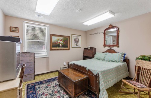 Silverton House | 3 BR 1 BA historic brick house w/fire pit & ample parking - 5 mins from Wallace