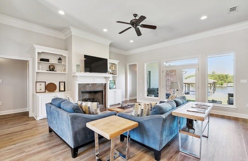 Saint Amant House | Maison de Riviere - Waterfront Home